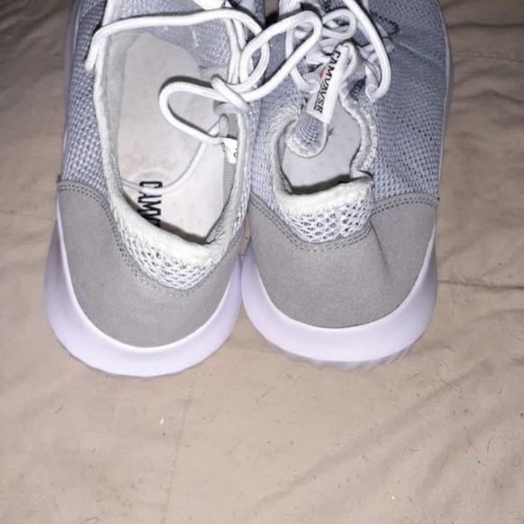 Sneakers - Picture 2 of 3